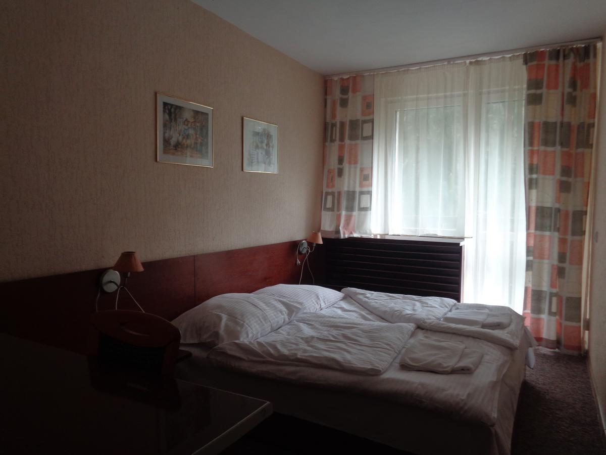 Ow Inter Piast Kalbornia - Z Wlasna Plaza Z Kapieliskiem I Przystania Dąbrówno Exterior foto
